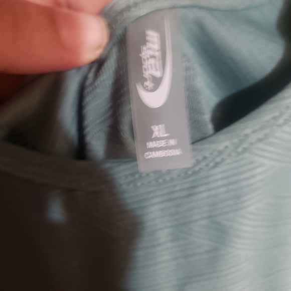 MTA Sports teal and black crop tank size XL two tanks - Picture 4 of 9